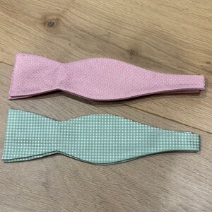 The Tie Bar Green Checkered and Pink Bow Ties
